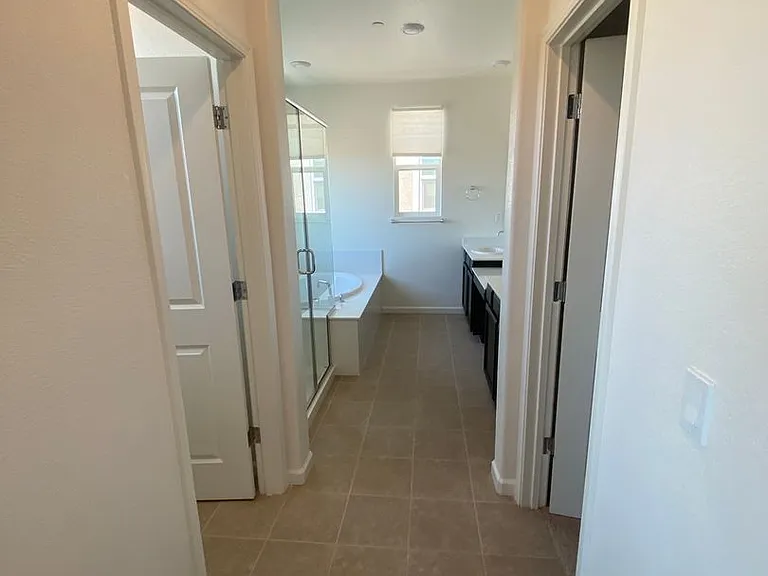 1667 Lion St — Photo 38