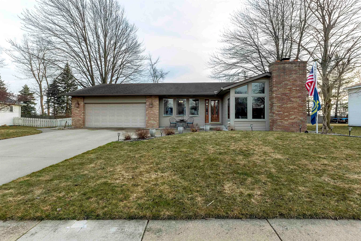 601 Braun St photo 1