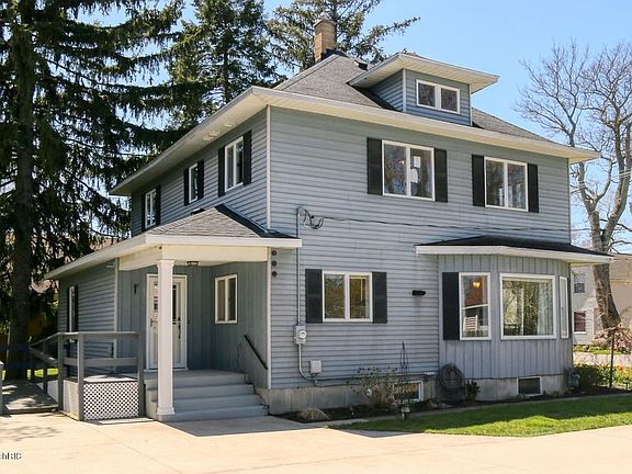3rd image of 4593 60th St