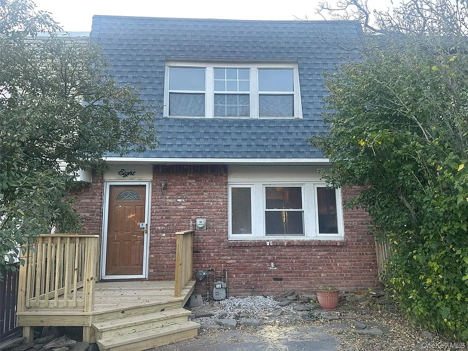 8 Patio Rd