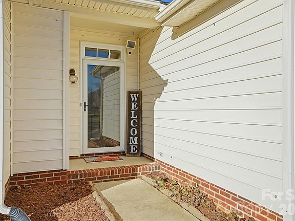 3rd image of 5226 Courtfield Dr