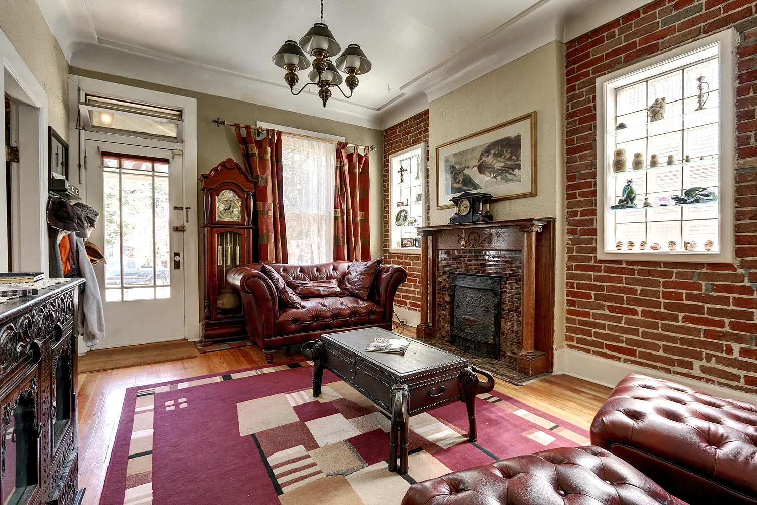 Bungalow in Desirable Highlands! Location Matters! — Photo 3