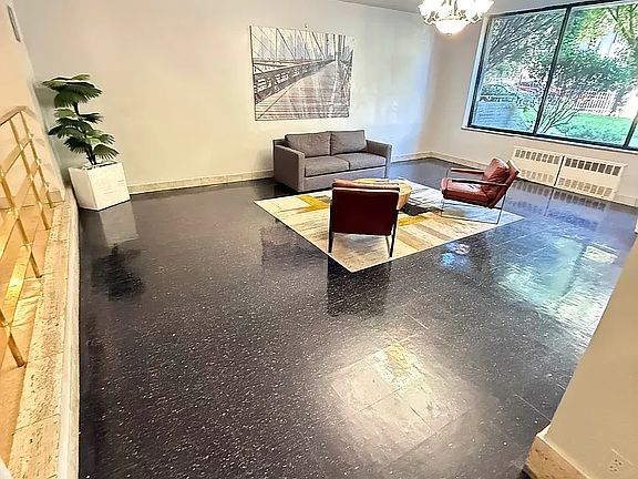 4th image of 330 Lenox Rd APT 3B