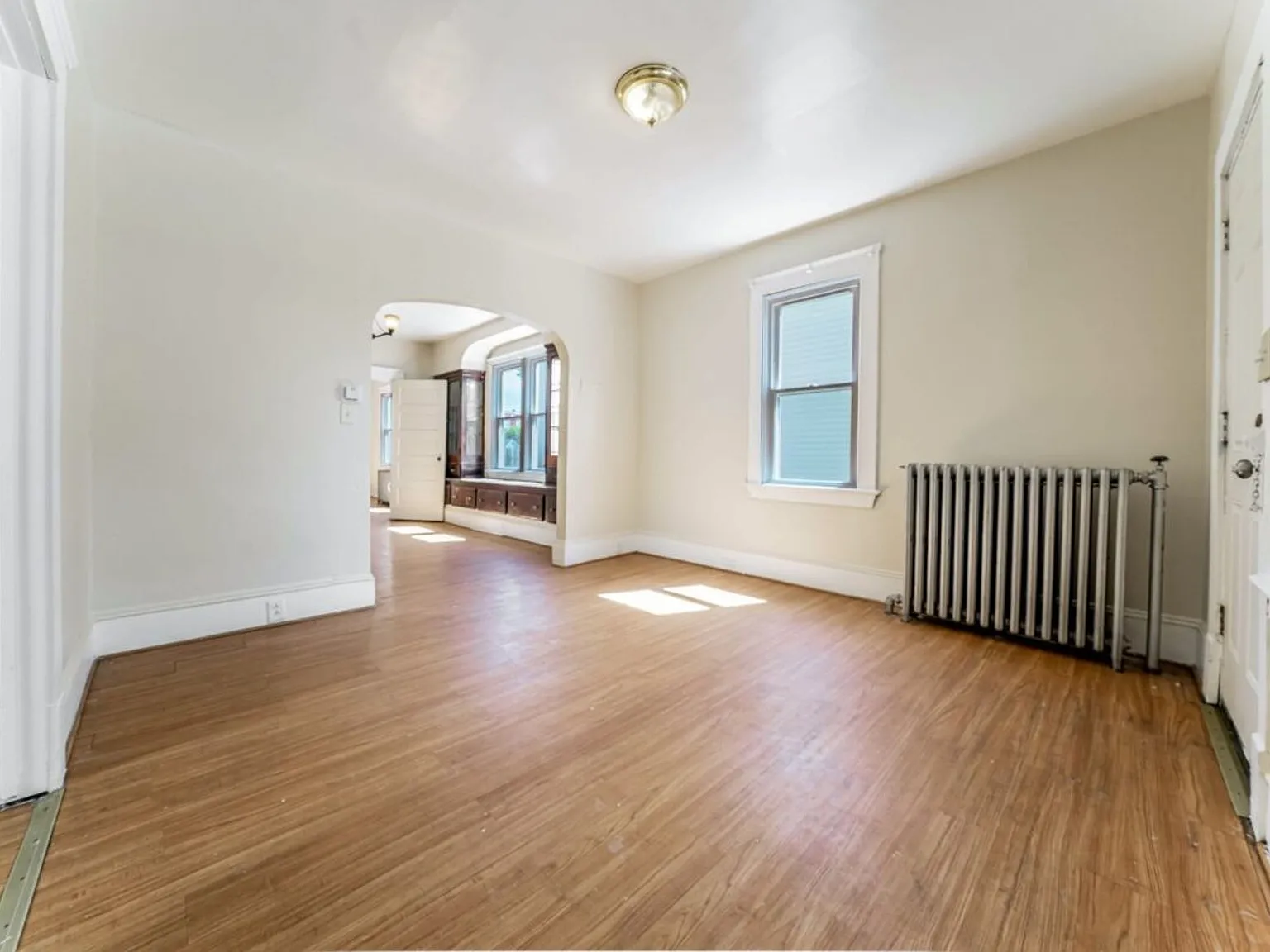 3402 Roehl Ave — Photo 3
