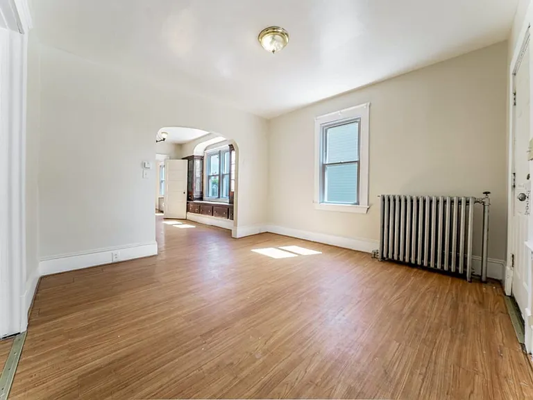 3402 Roehl Ave — Photo 3