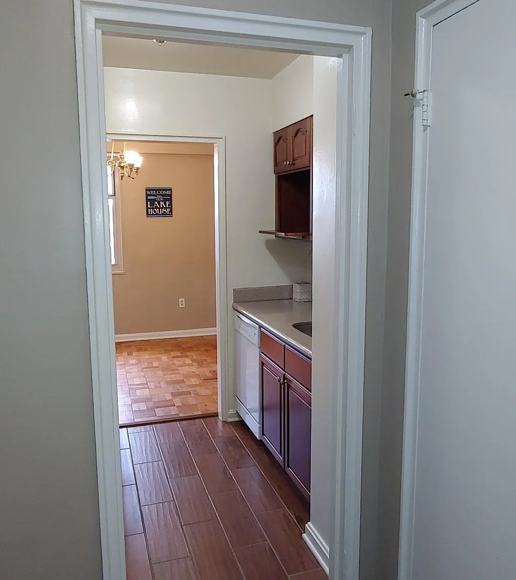 11820 Edgewater Dr — Photo 4