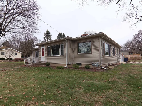 2537 River View Dr, Janesville, WI 53546