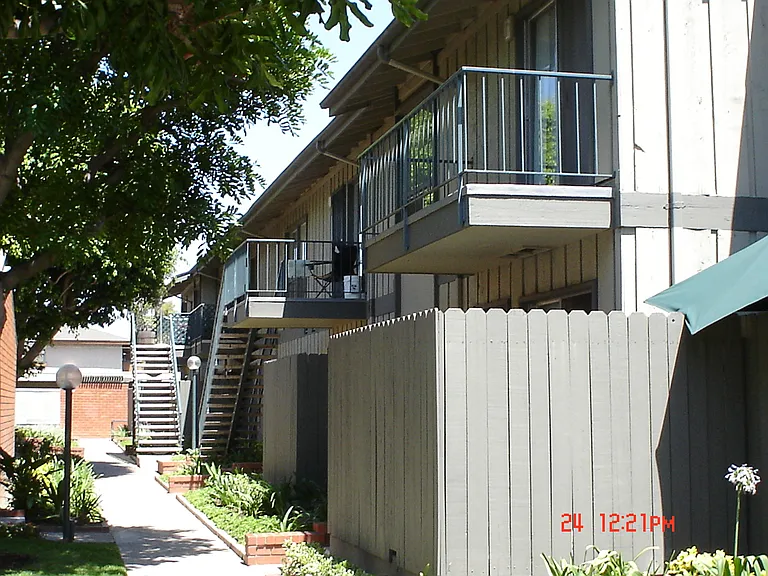 Regency West Apartments — Photo 16