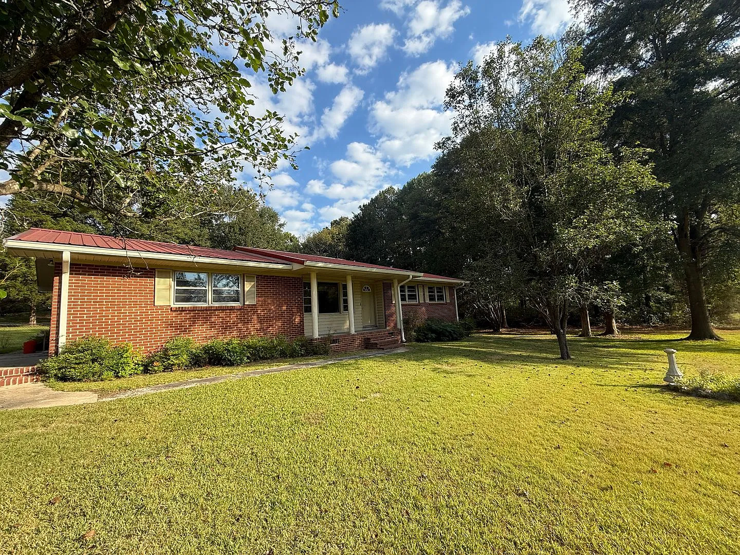 3 Bedroom, 2 Bathroom- House in Coosa! — Photo 1