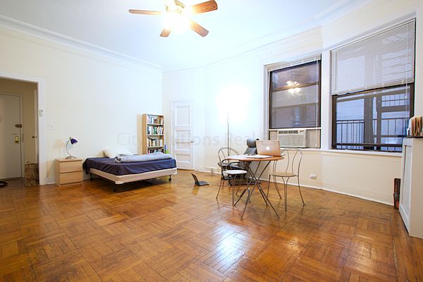 1st image of 140 W 69th St