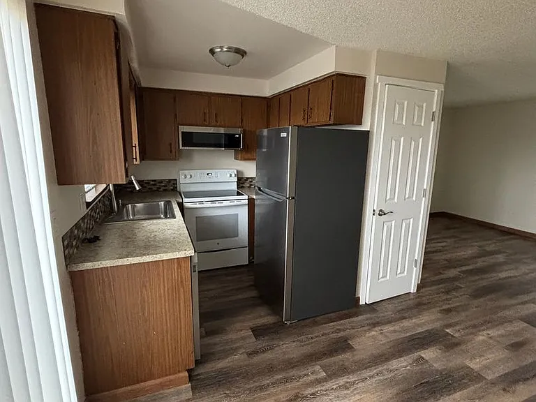 1 Bedroom 1 Bathroom at Hollywood Park Apartments — Photo 20