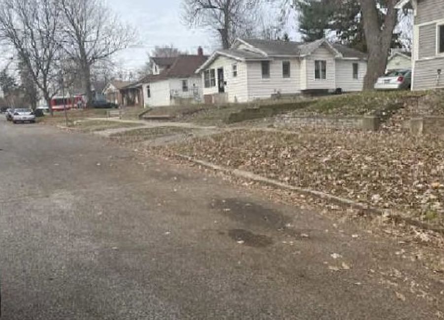 2nd image of 294 Battle Creek Ave