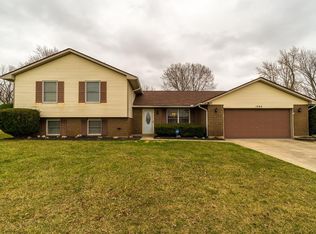 1004 Meadowrun Rd, Englewood, OH 45322