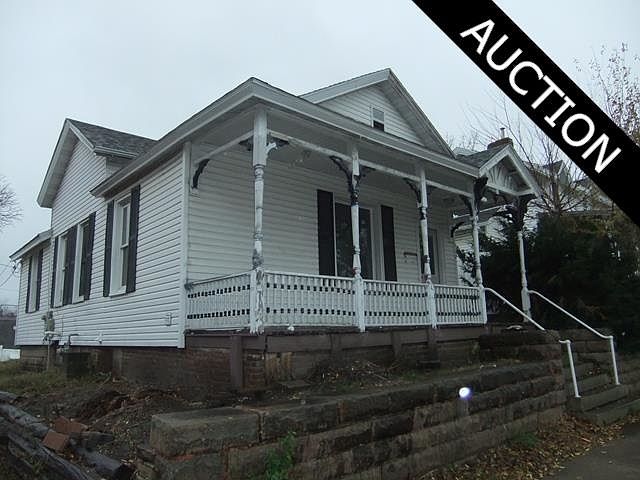1st image of 432 E Main St