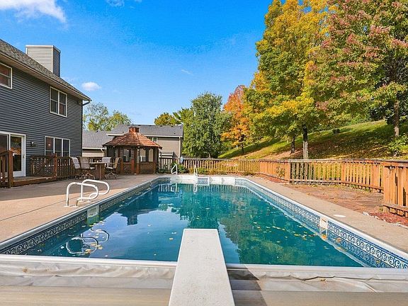 4th image of 1497 Golf View Dr