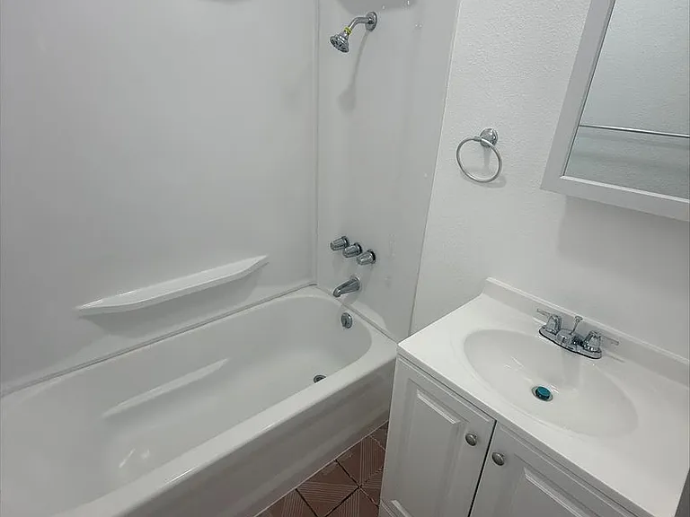 1210 Hoffman Ave — Photo 12