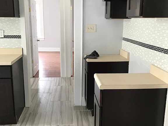 2nd image of 131 Paine Ave #2