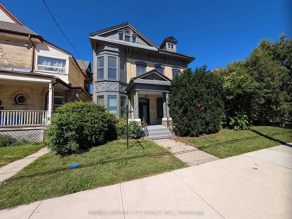 474 King St #3