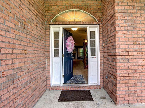 3rd image of 3617 Meadowgreen Ln