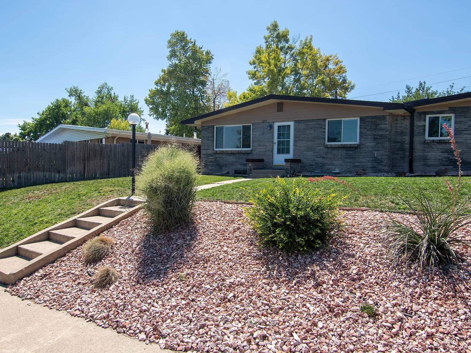 4 bed, 1800 sqft, $3,400 — Photo 2