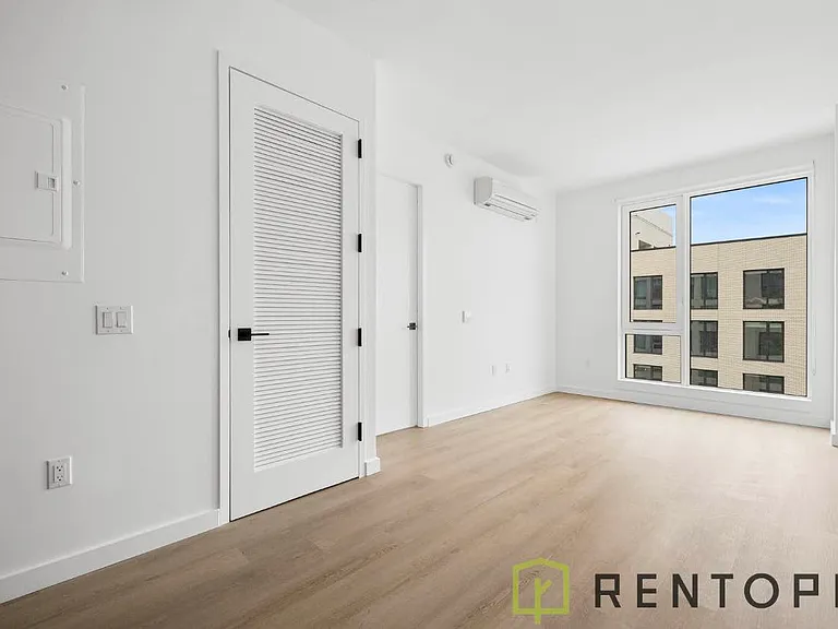 1051 Pacific St #706 — Photo 13
