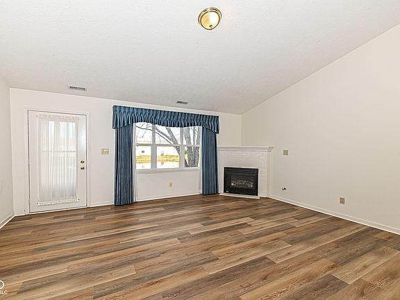 2nd image of 3818 Gray Pond Ct