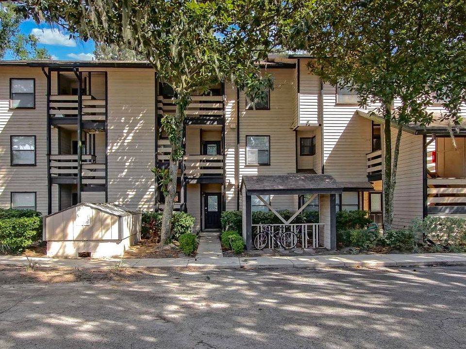 1st image of 1604 Arcadia Dr Unit 306