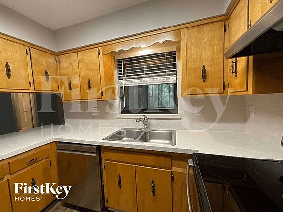 3rd image of 2261 Gabriel Dr