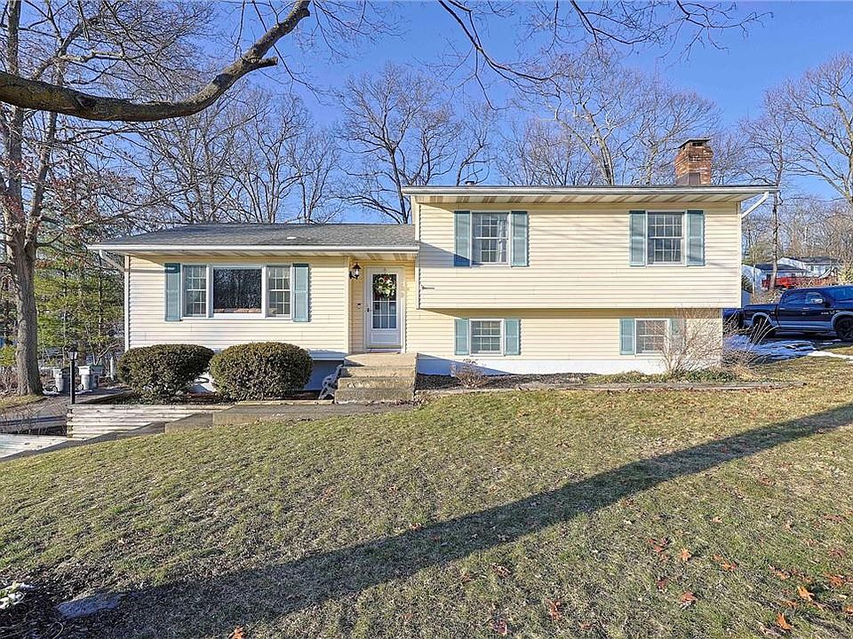 1st image of 14 Red Oak Terrace