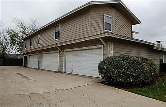 5th image of 2134 Knoll Crest Dr