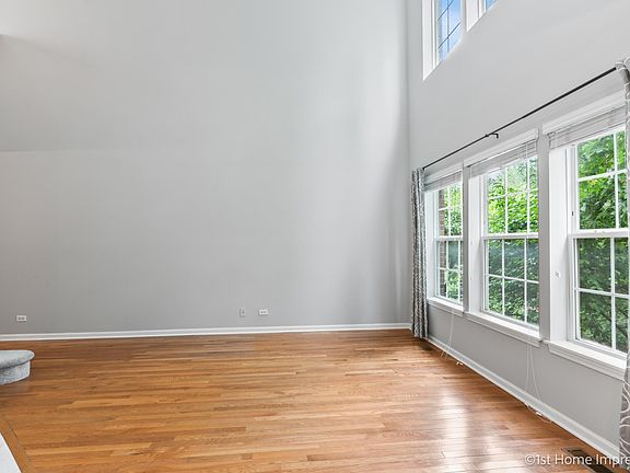 5th image of 33 Egg Harbour Ct