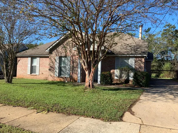 1725 Saddlebrook Dr, Montgomery, AL 36110