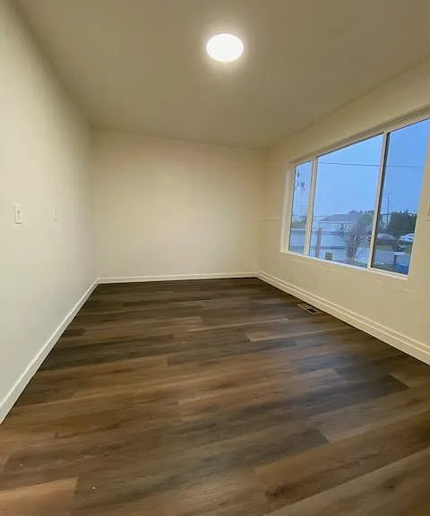 3238 Knox Butte Ave NE — Photo 5