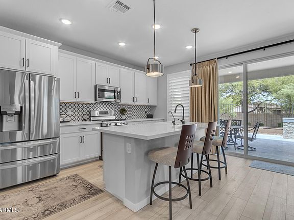 5th image of 1306 W COYOTE Drive