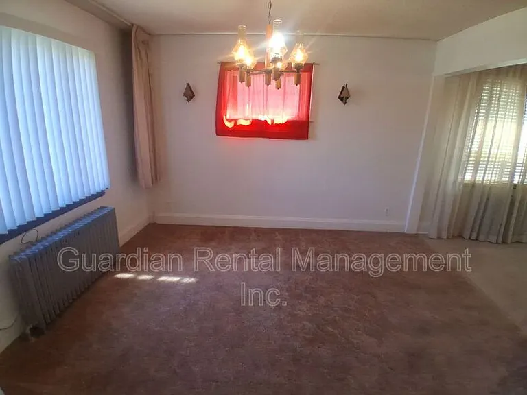 166 Court St S — Photo 7
