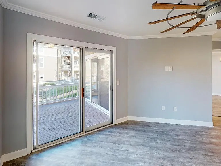 1105 Torrence Cir — Photo 4