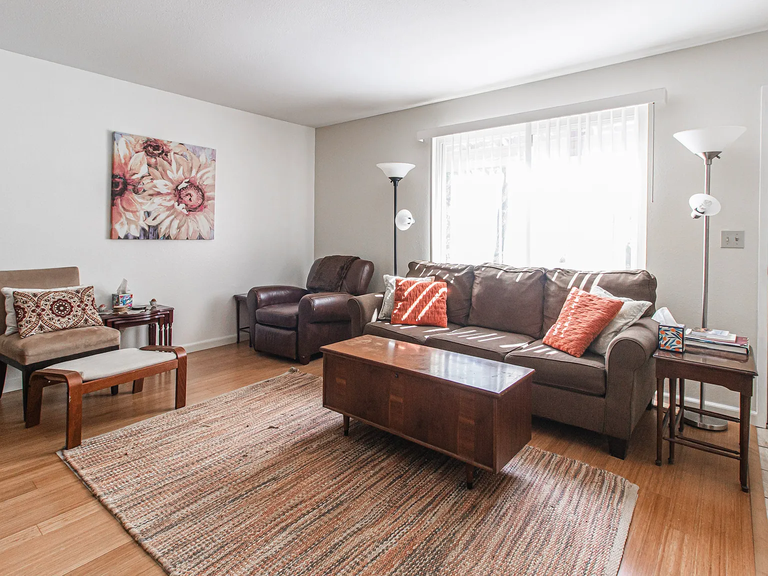 2 bed, 1.5 bath, 1008 sqft, $3,800 — Photo 4