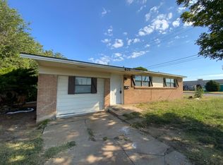 601 SW 15th St, Moore, OK 73160