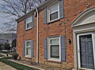 5702 York Dr, Lyndhurst, OH 44124