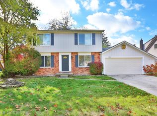 2584 Coral Dr, Troy, MI 48085