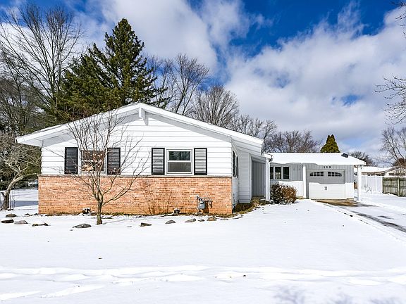 3rd image of 119 Doverdale Ln