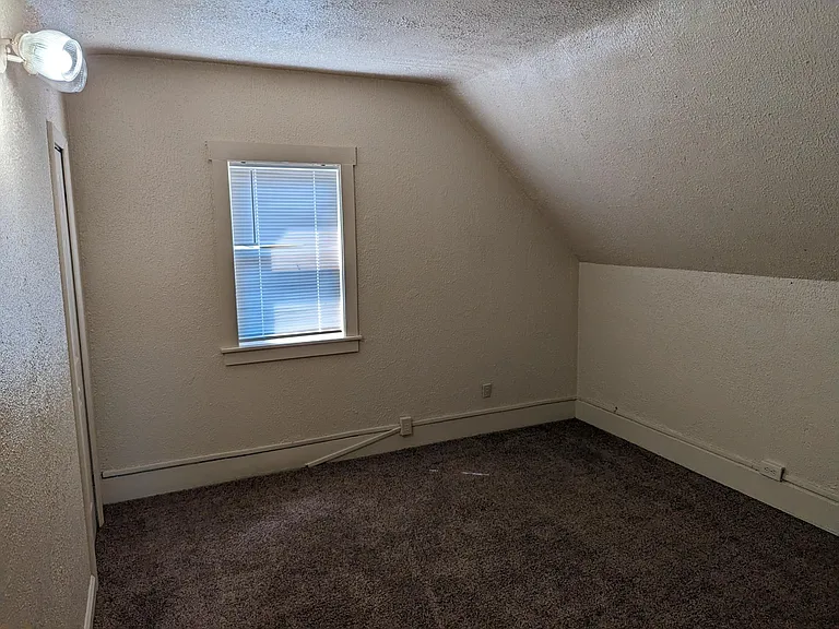 219 Pearl St — Photo 30