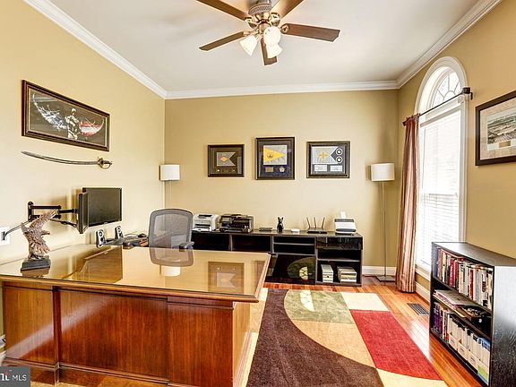 Main level office