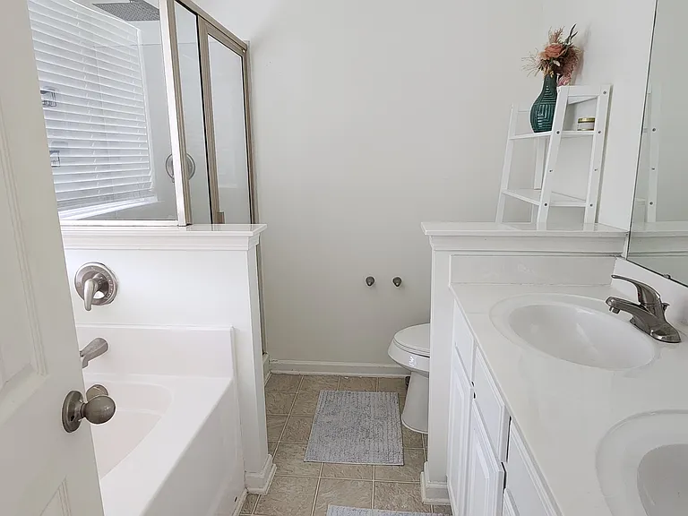 7425 Wallace Ln — Photo 18