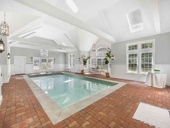 2nd image of 4 Fraser Ln