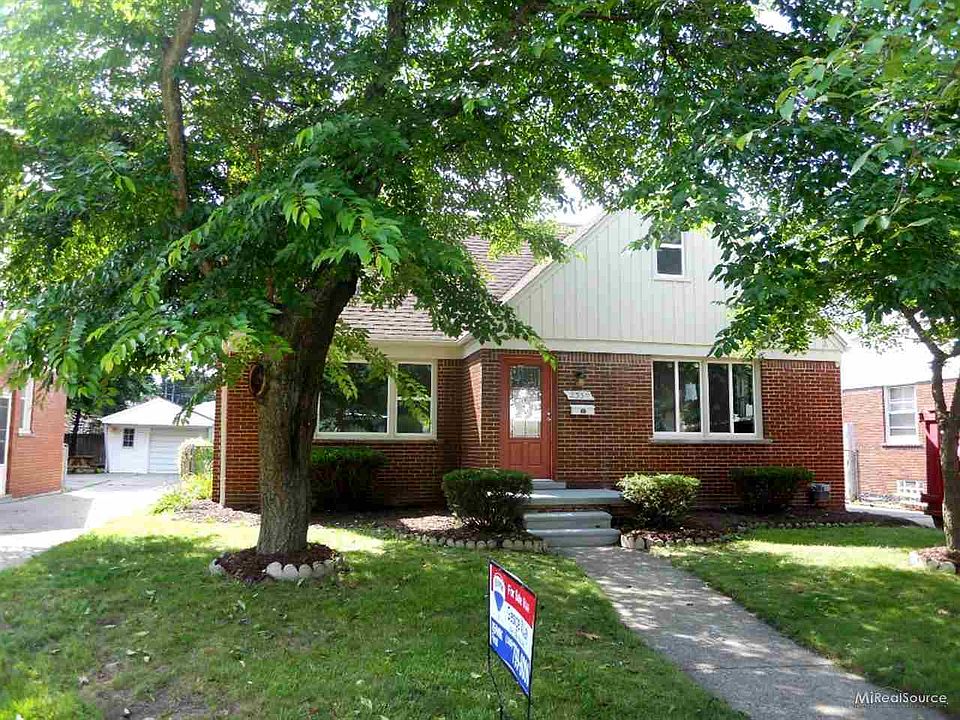 1st image of 23511 Geneva St
