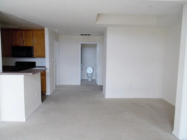 Lido Apartments - 2810 S Sepulveda — Photo 16