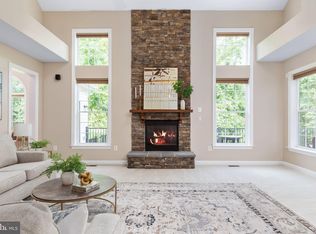 17211 Flint Farm Dr, Round Hill, VA 20141