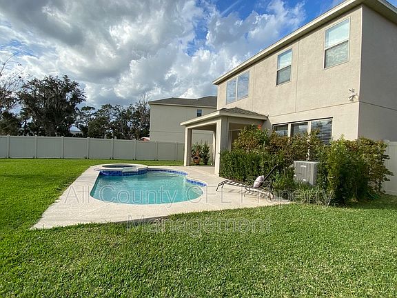 3rd image of 452 Red Rose Ln