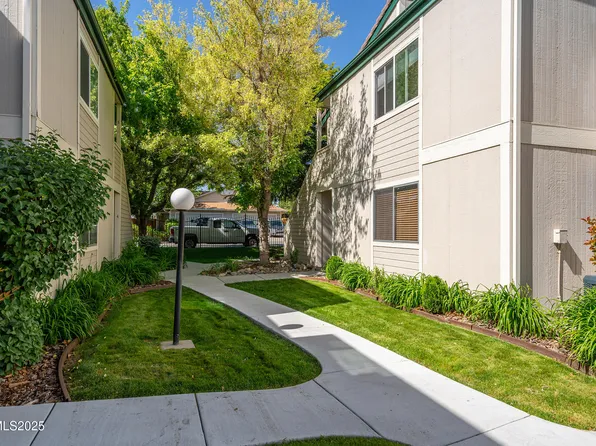 2627 Sunny Slope Dr, Sparks, NV 89434